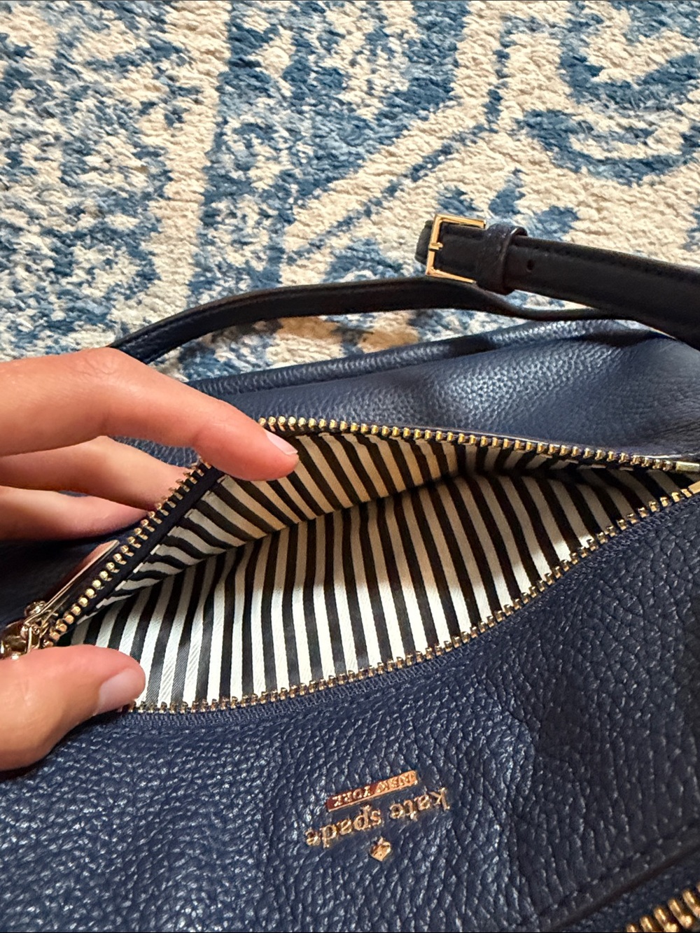 kate spade navy pebbled leather crossbody with gold hardware - Picture 7 of 7